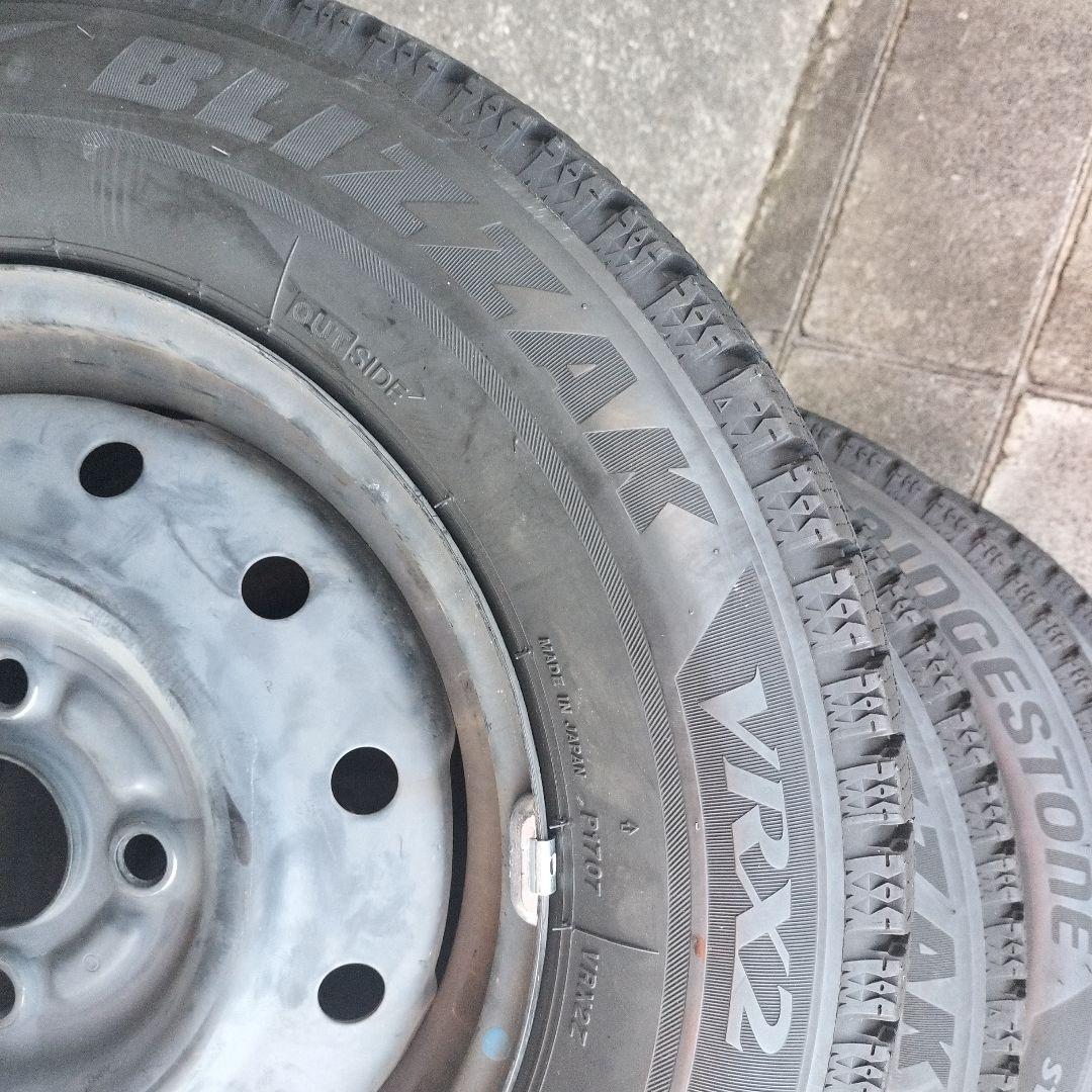 145/80R13 スチールホイル付きスタッドレスタイヤ4本セットの内2本 ②