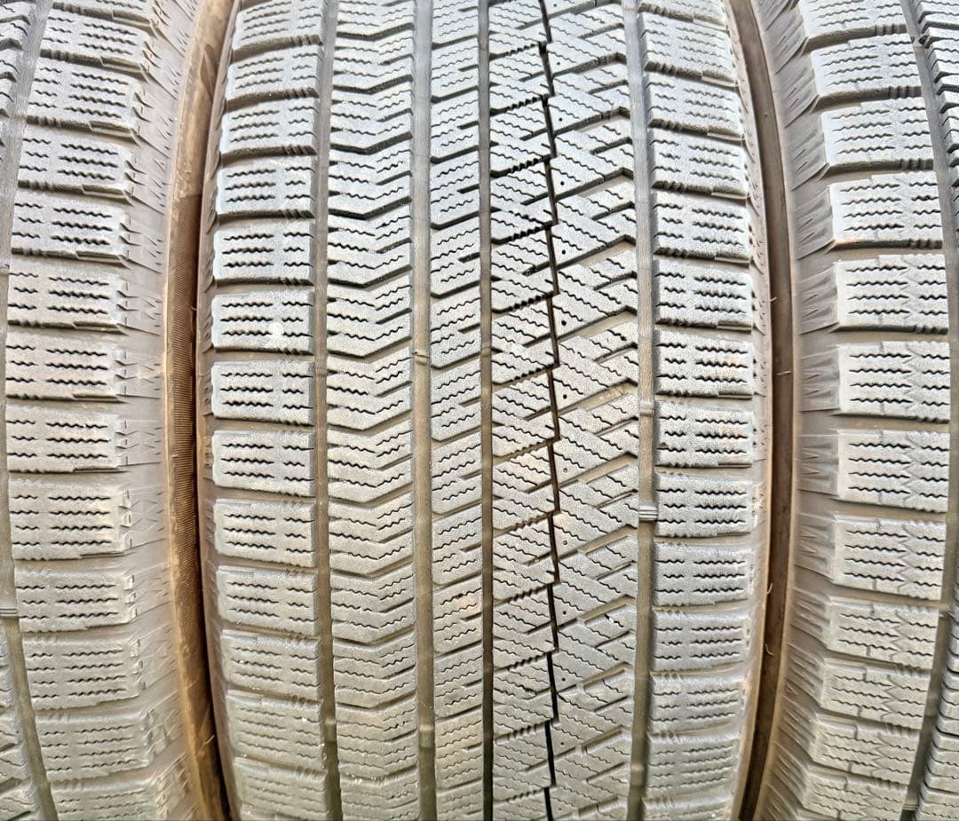 ブリヂストン ブリザック vrx2．225/55R17．21年製．4本　セット