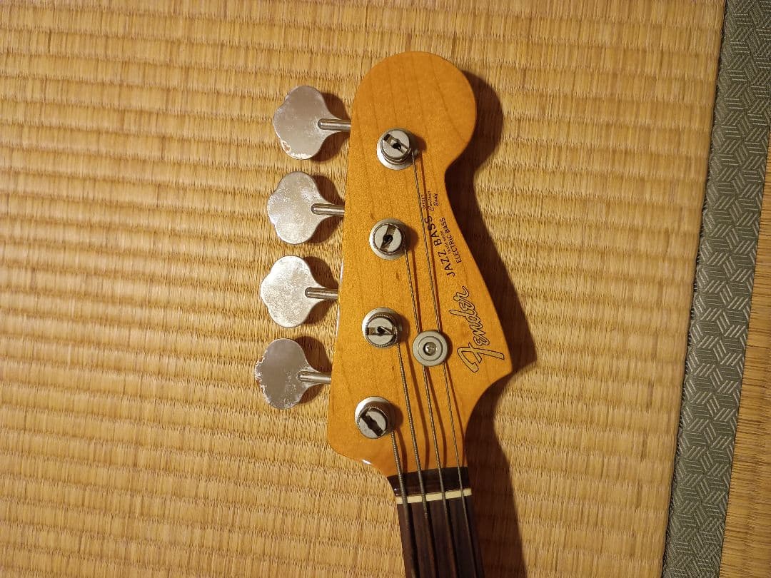 Fender Jazz Bass アイボリー 4弦