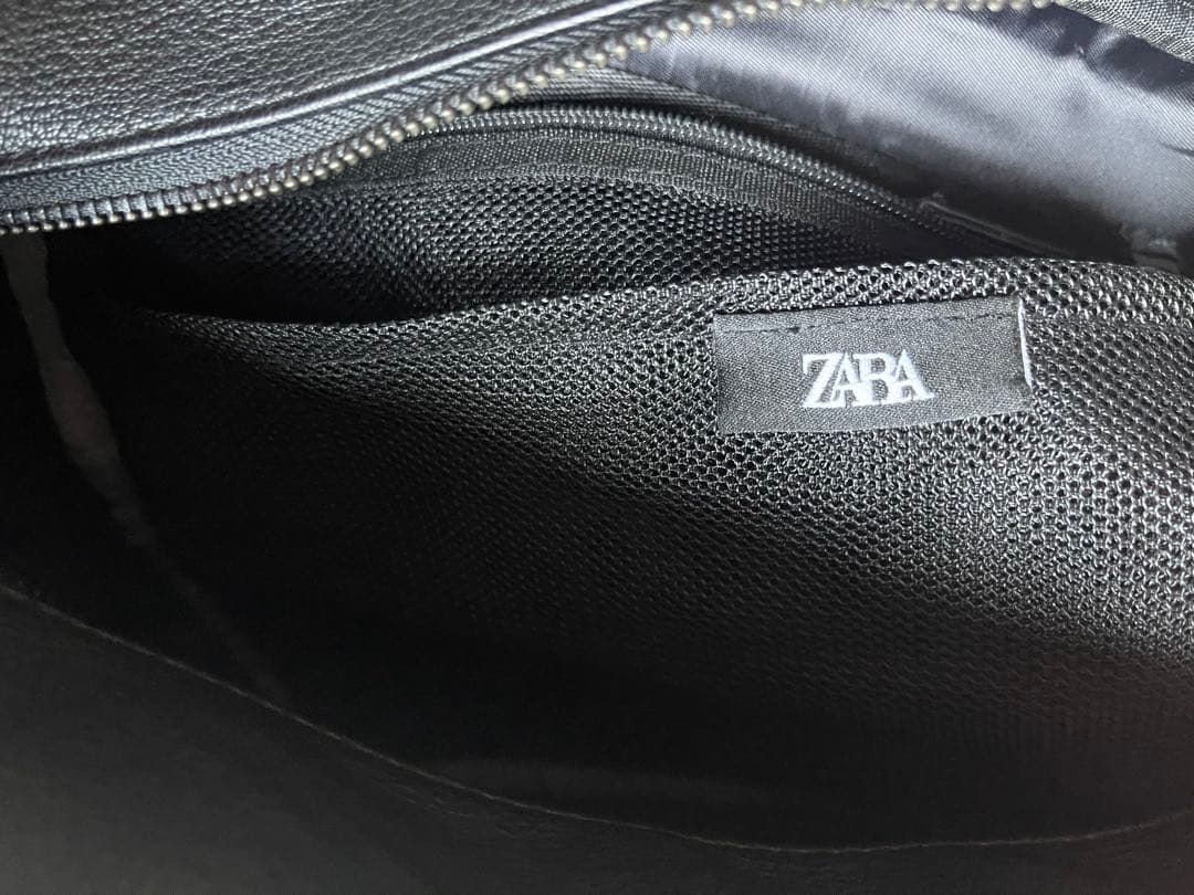 ZARAブラック ボストンバッグ