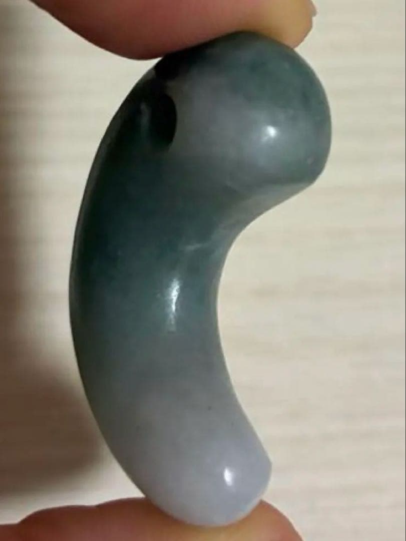 勾玉　翡翠　縄文弥生期　出土品　ヒスイ　木箱付き