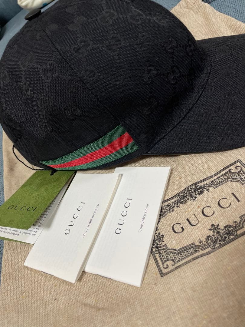 GUCCI ブラック キャップ GGパターン
