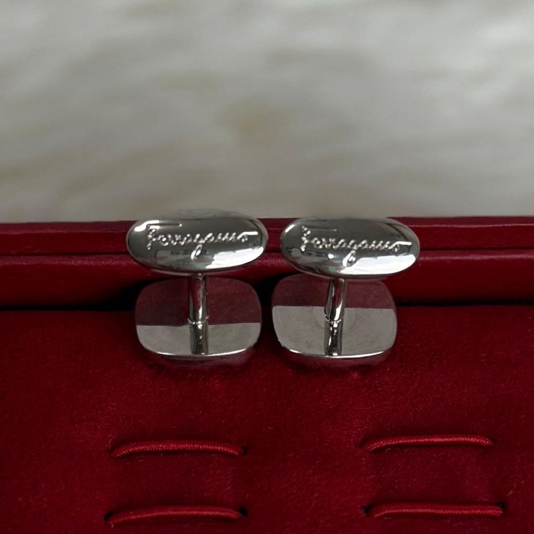 美品♡保存箱付♡Ferragamo フェラガモ ガンチーニ デザイン カフス