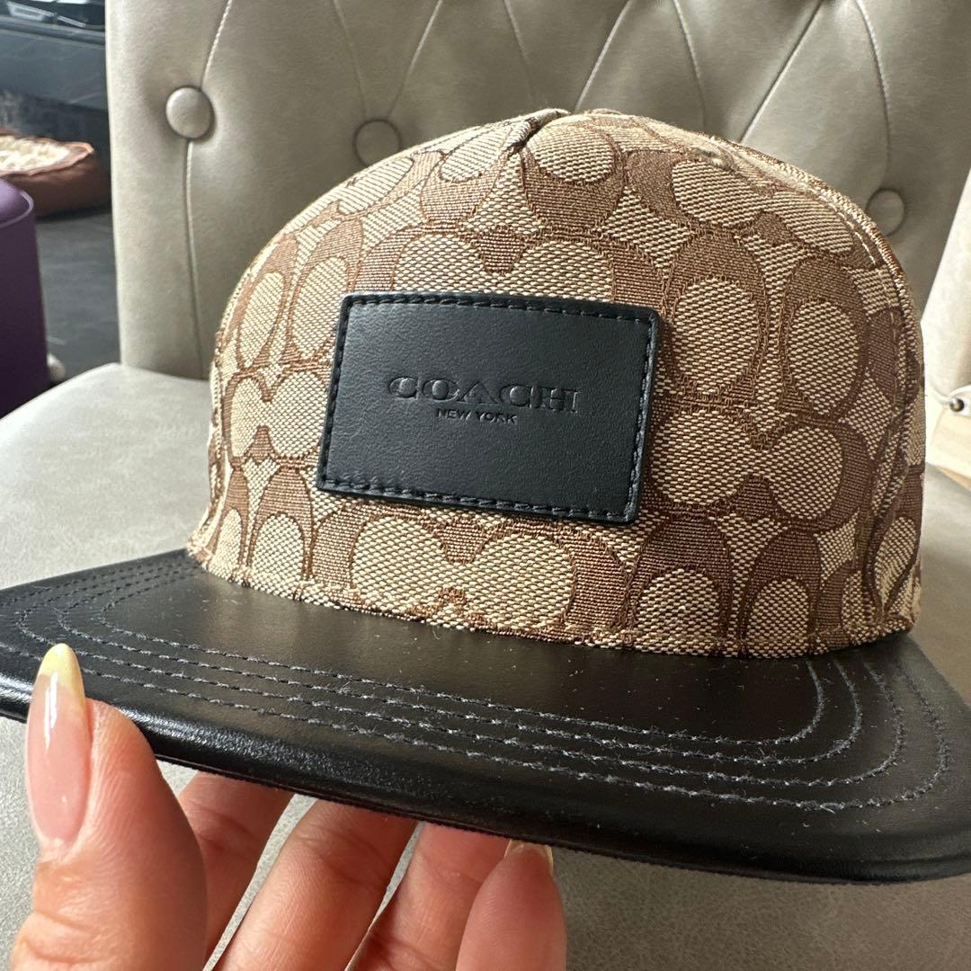 COACH モノグラムスナップバックキャップ
