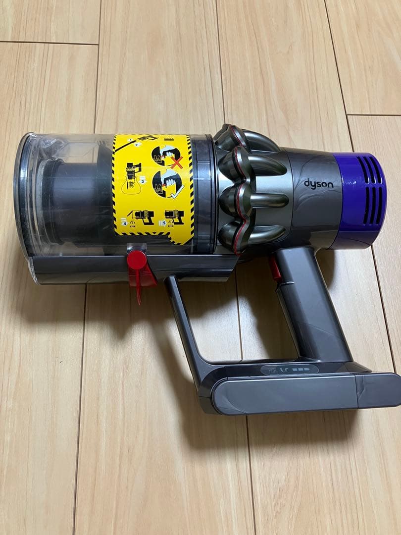 Dyson cyclone v10 fluffy ジャンク　掃除機　正規品