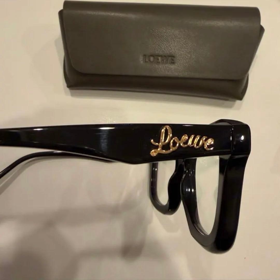 Loewe ブラック キャットアイ サングラス