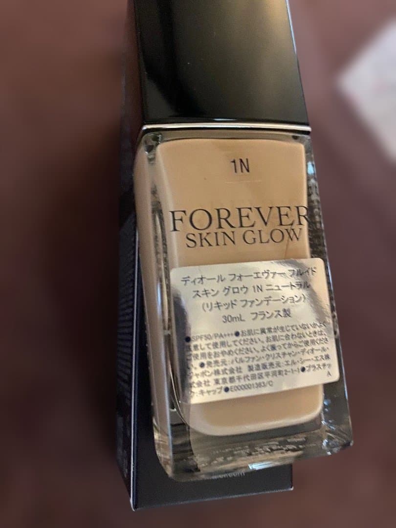 Dior Forever Skin Glow 1N 専用パッケージ付き