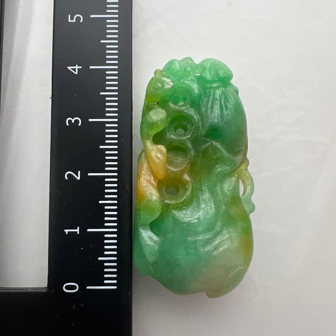 【美品】翡翠 彫刻 瓢箪　約4㎝　グリーンとオレンジカラー