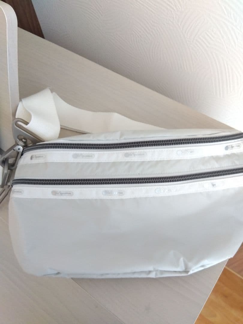 美品　レスポートサック　ESSENTIAL BELT BAG