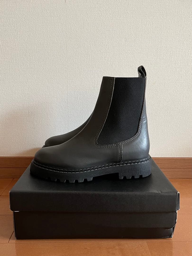 GALERIE VIE サイドゴアショートブーツ　グレー