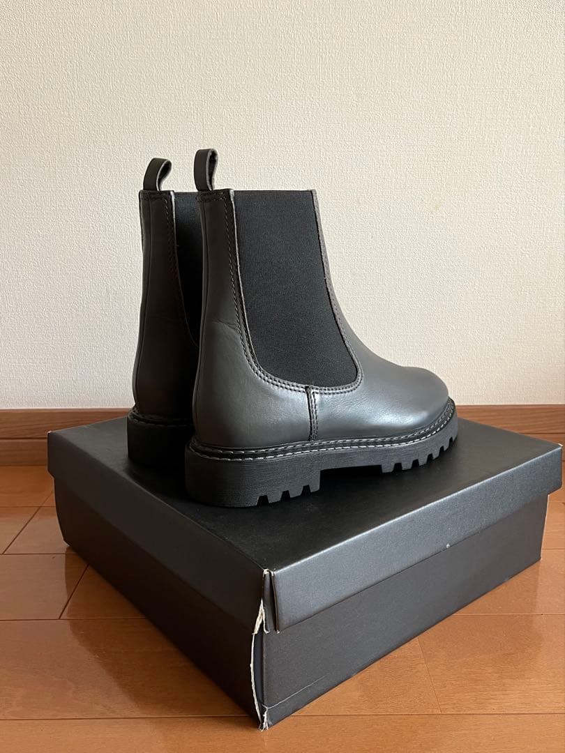 GALERIE VIE サイドゴアショートブーツ　グレー