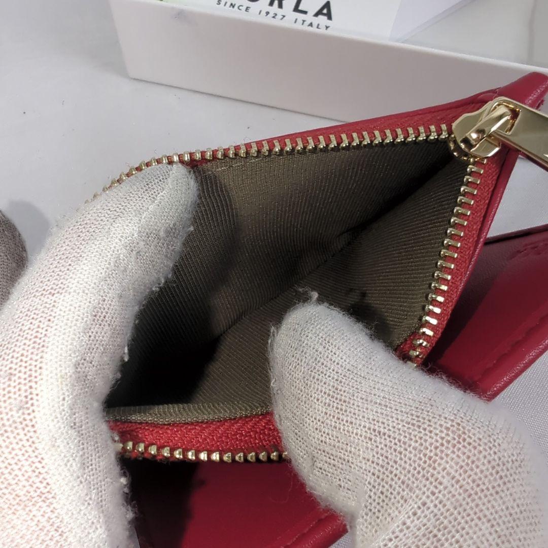 【新品 未使用級】FURLA フルラ 二つ折り 財布 ジップ