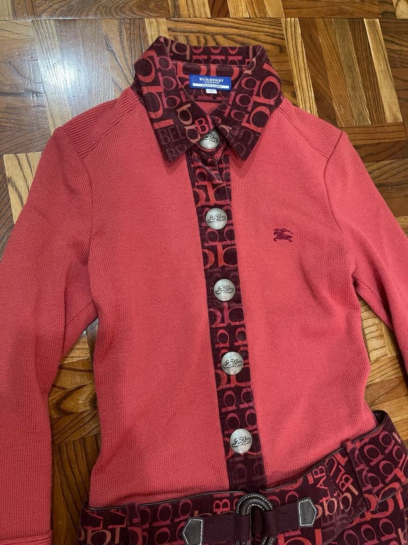 BURBERRY BLUE LABEL ベルト付きニットワンピ 赤