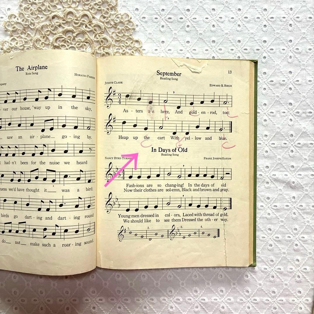 RV75 洋書古書 ヴィンテージ音楽教本 楽譜絵本