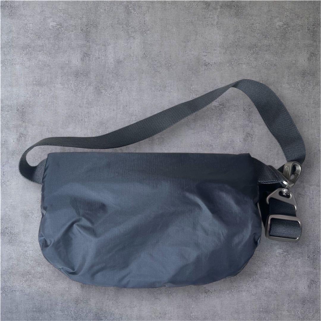 極美品　LeSportsac ボディーバッグ　ショルダーバッグ　シャドウグレー