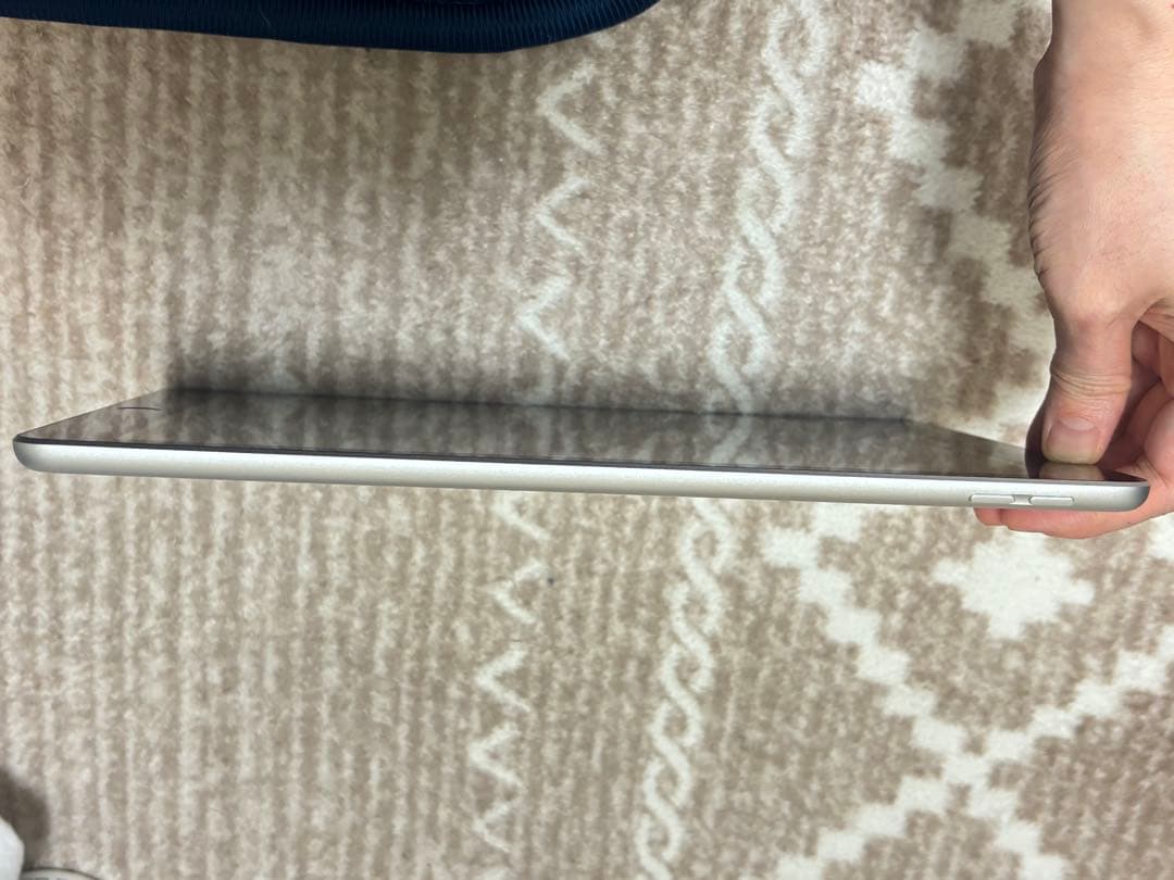 iPad 第9世代 Wi-Fi本体のみ シルバー