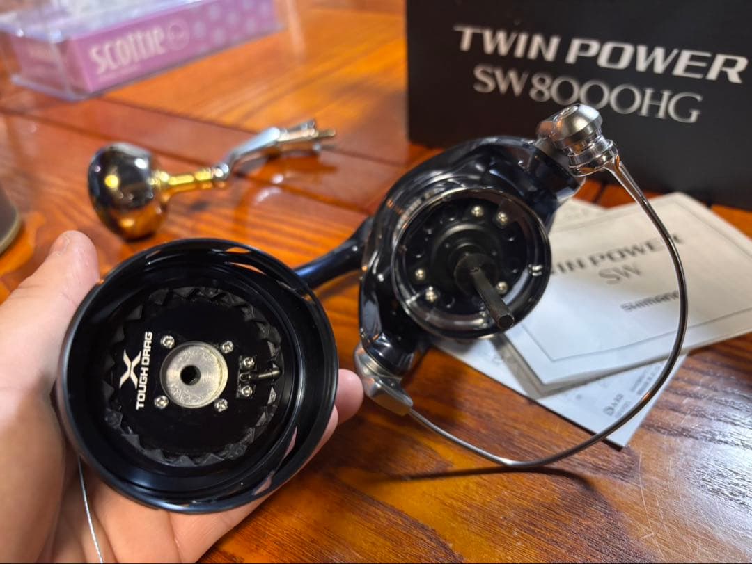 21TWIN POWER SW8000HG LIVREハンドルノブ付き