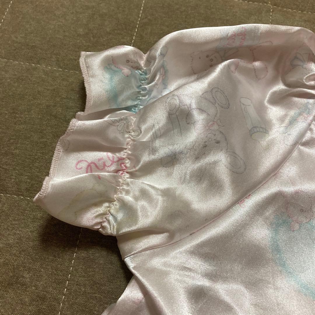 ナイルパーチ BABYGIFT柄パステルピンクサテン生地ひざ丈ワンピース♡