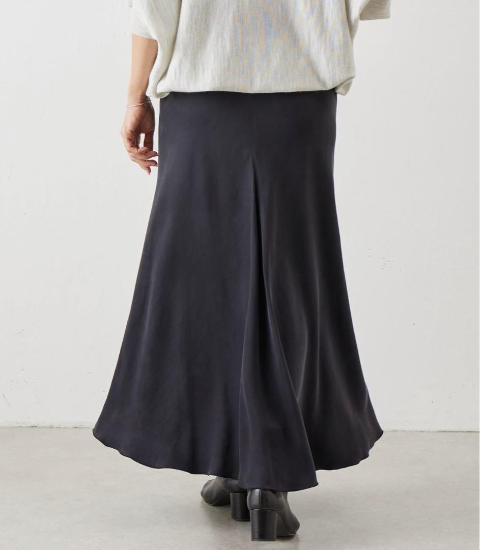 新品　ビアズリー　バックテールスカート