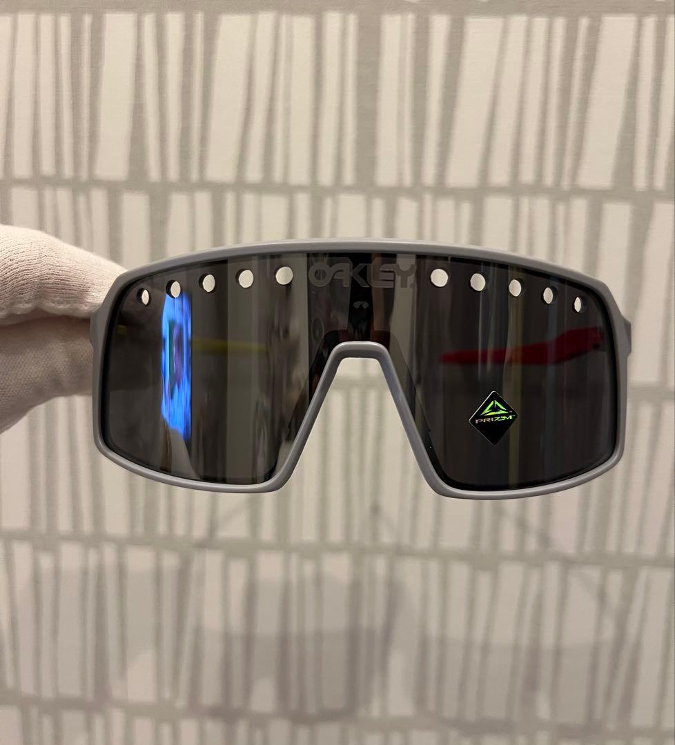 Oakley Sutro サングラス　ユニセックス大人