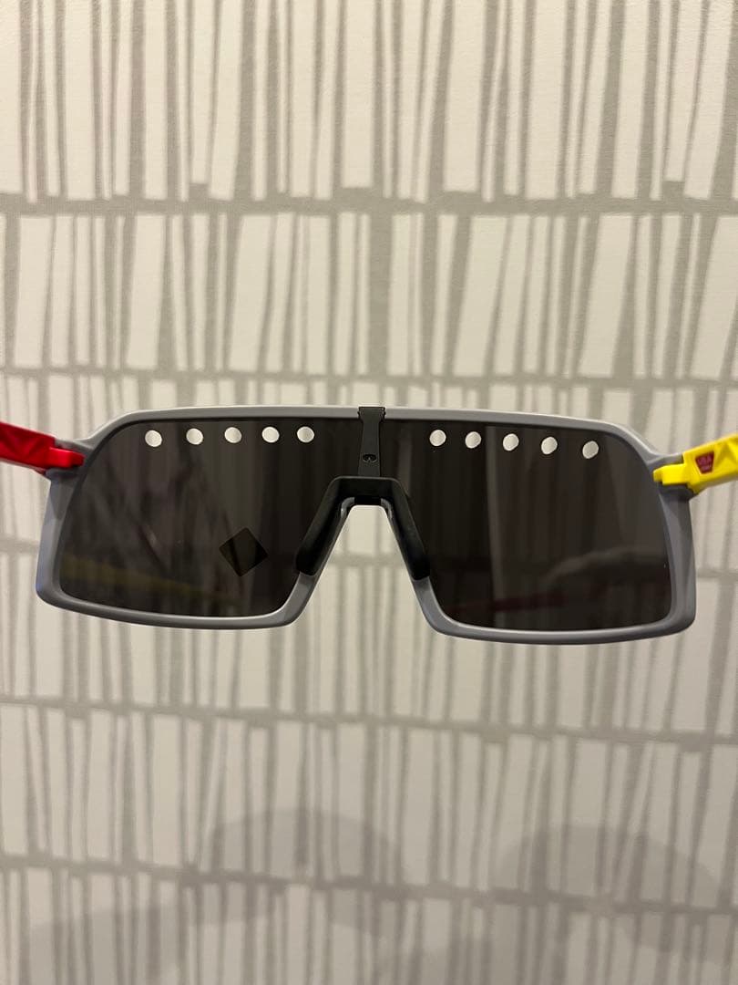 Oakley Sutro サングラス　ユニセックス大人