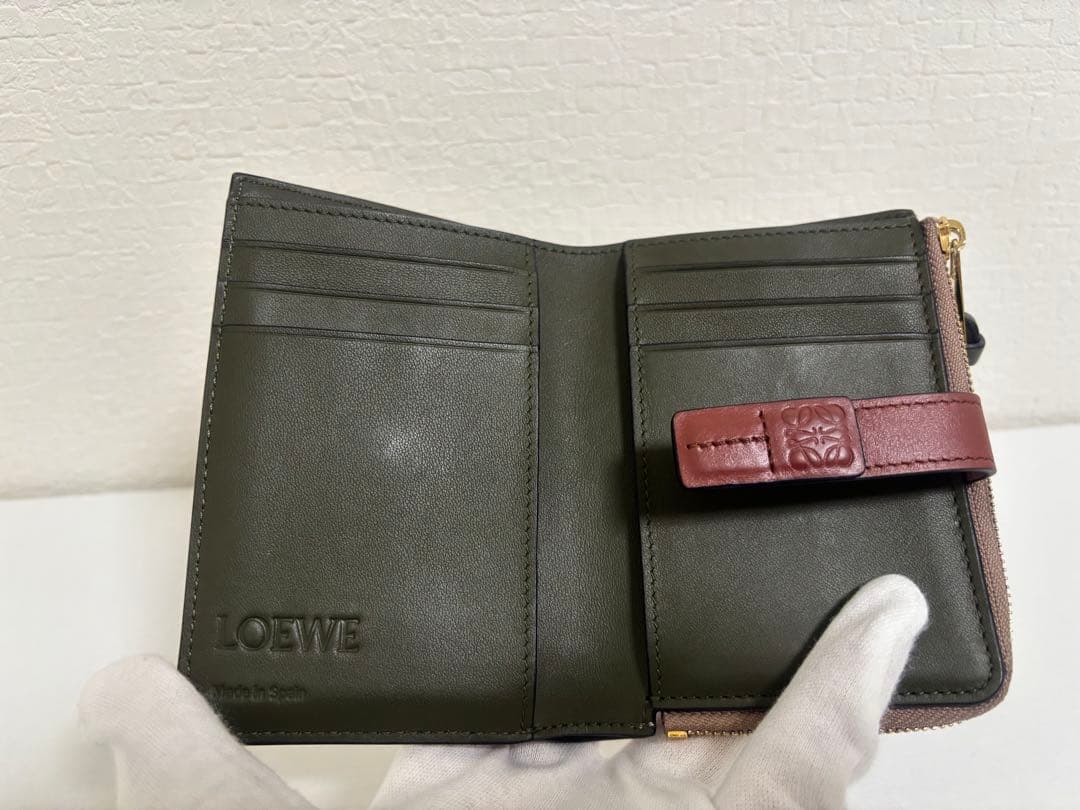 未使用 LOEWE ロエベ アナグラム ピンク 二つ折り財布