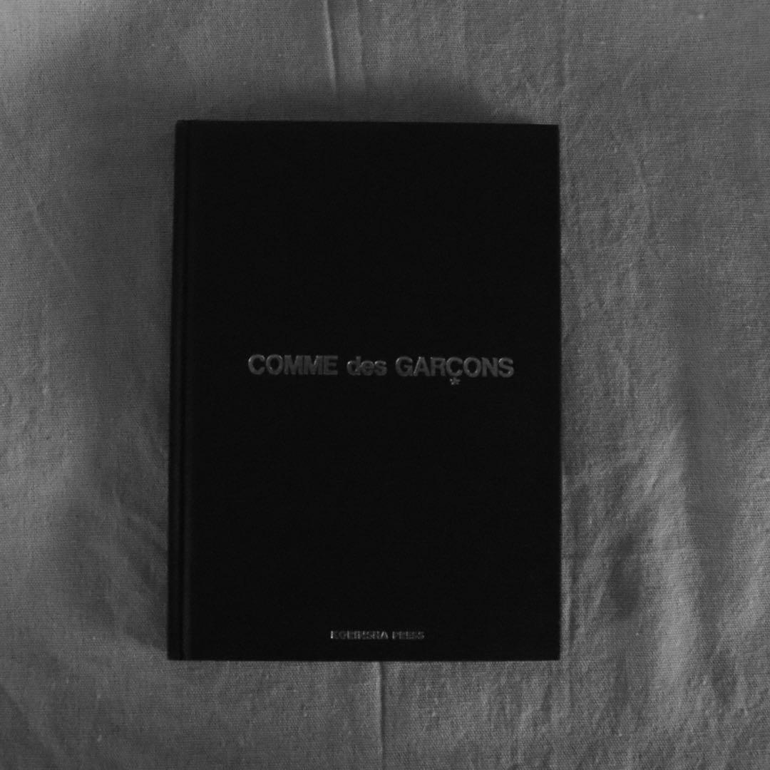 COMME des GARÇONS