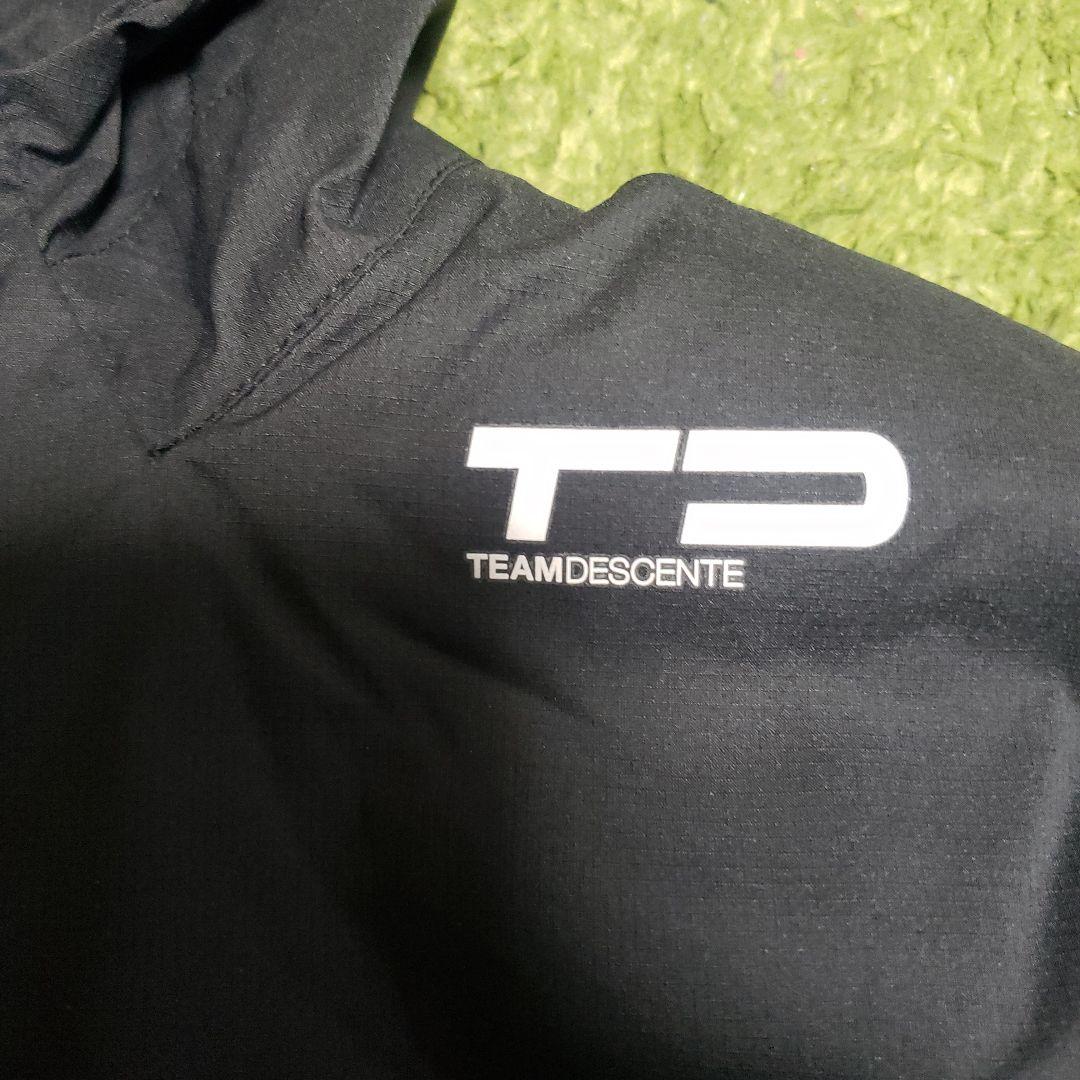 TEAM DESCENTE ブラックウィンドブレーカー