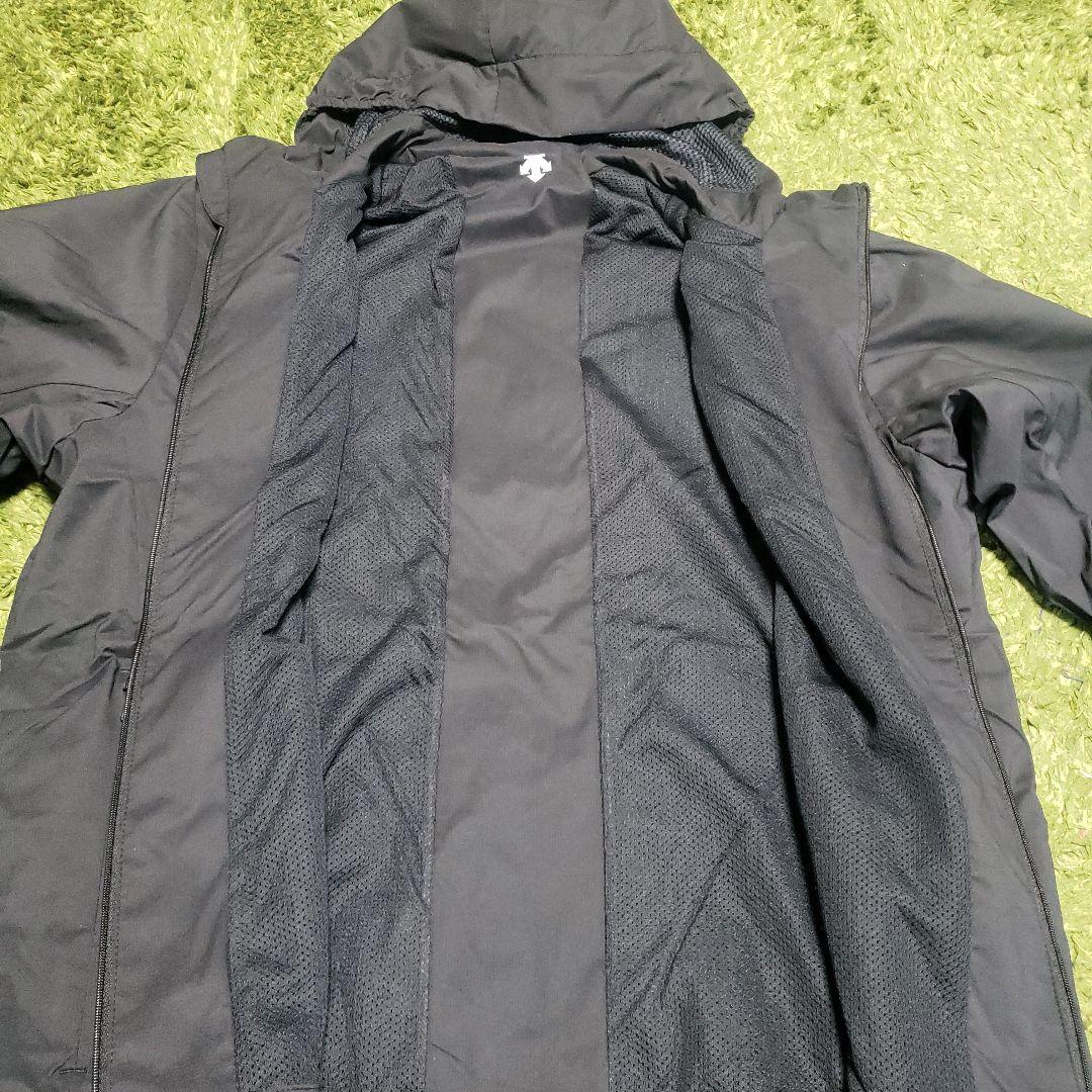 TEAM DESCENTE ブラックウィンドブレーカー