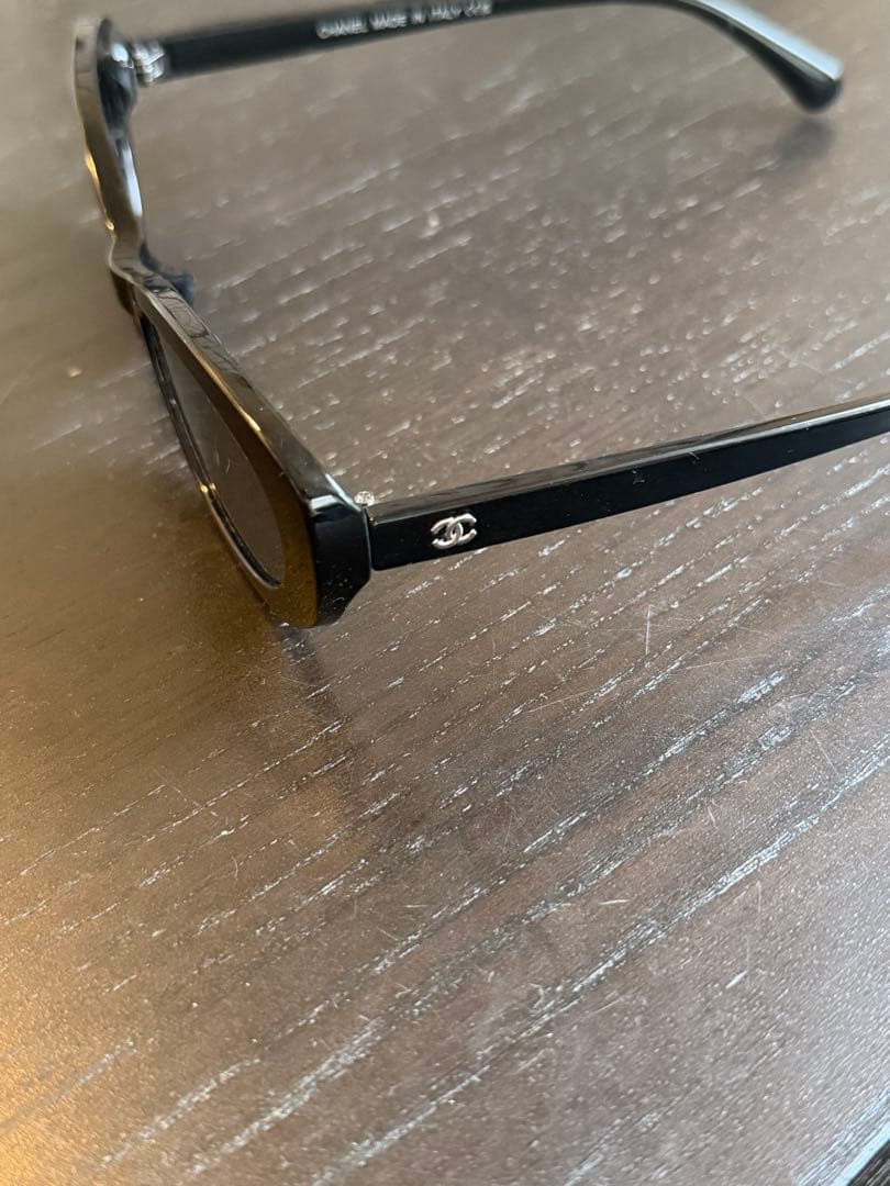 CHANEL オーバルサングラス