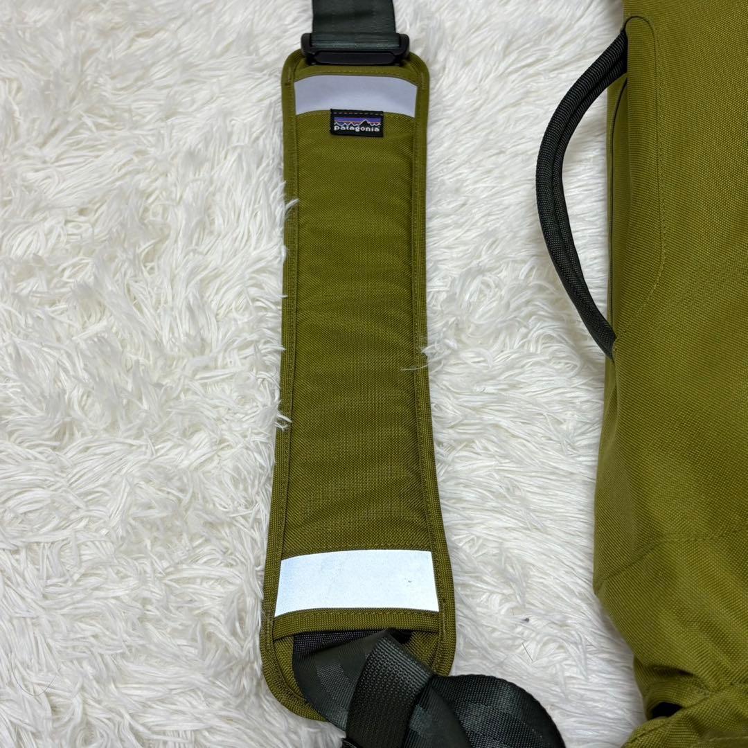 Patagonia メッセンジャーバッグ A4可 大容量 オリーブ