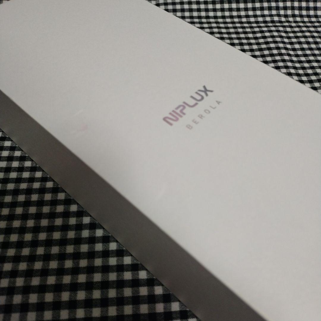 【箱発送】NIPLUX BEROLA 美顔ローラー 美顔器 小顔マッサージ