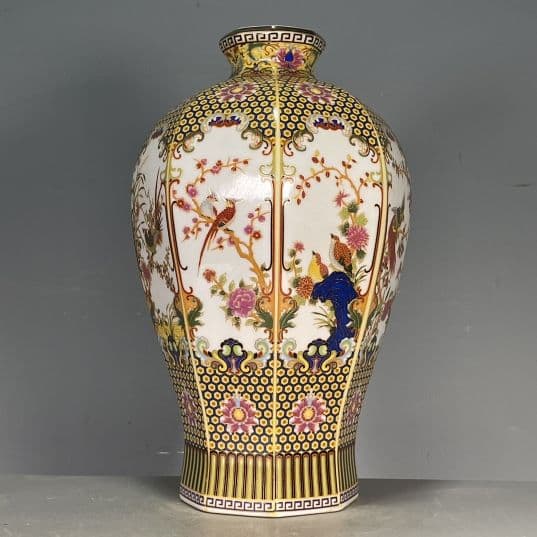 大清乾隆珐琅彩赏瓶 景徳鎮 陶磁器 装飾品 工芸品 美術品 置物