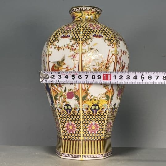 大清乾隆珐琅彩赏瓶 景徳鎮 陶磁器 装飾品 工芸品 美術品 置物