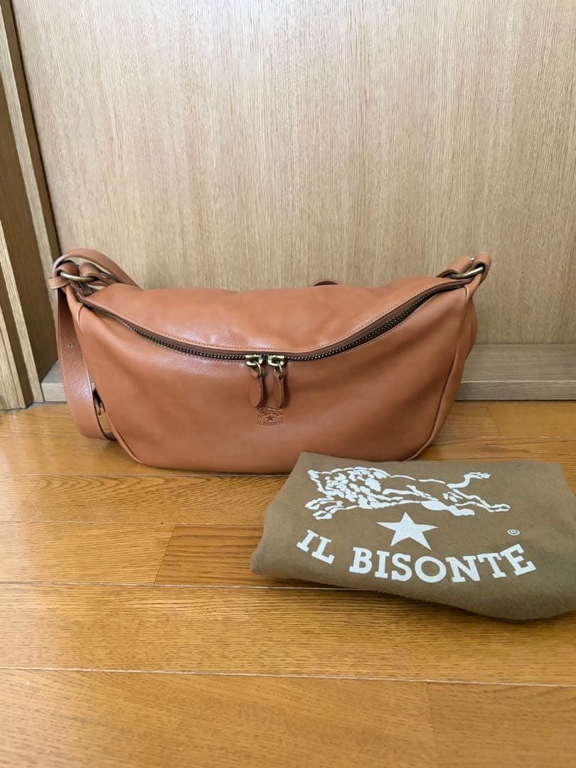 蘭さん専用☆新品同様☆イルビゾンテボディーバッグ