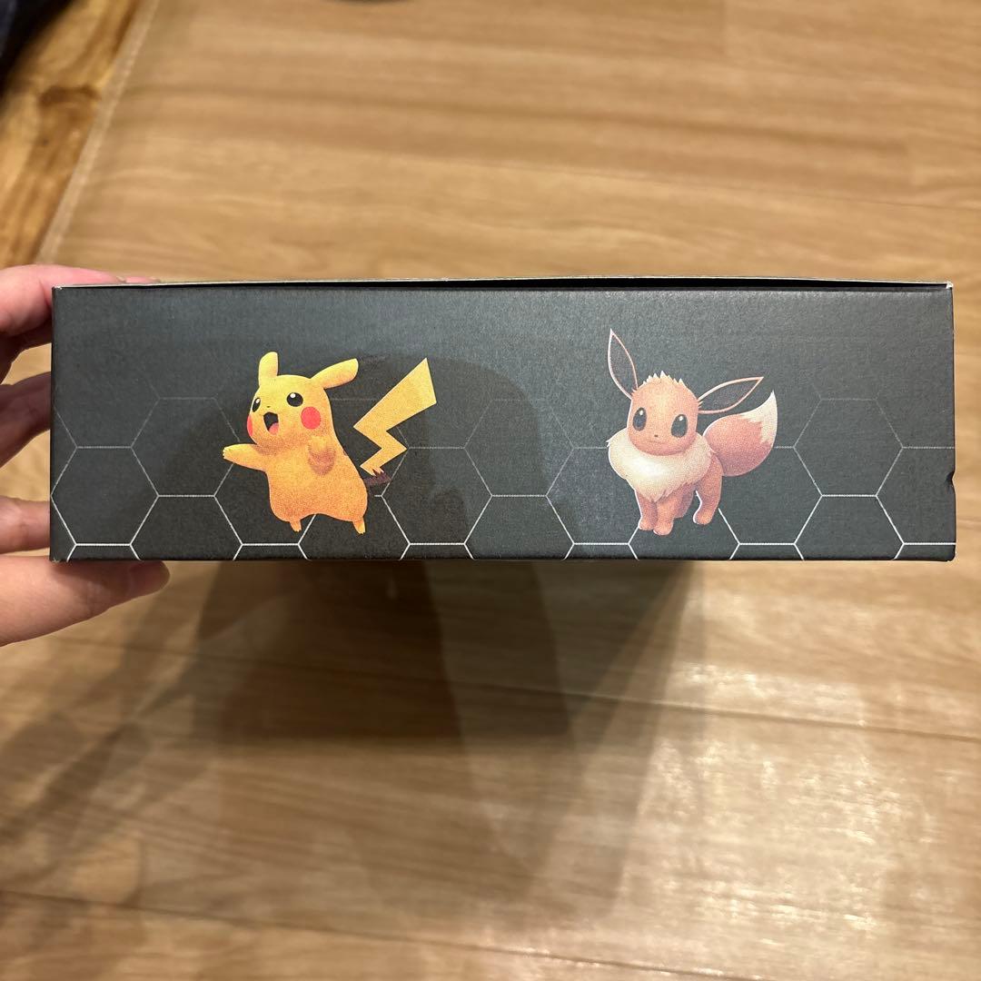 Pokémon ZAとアートブック、特典キーホルダー付きの豪華セット