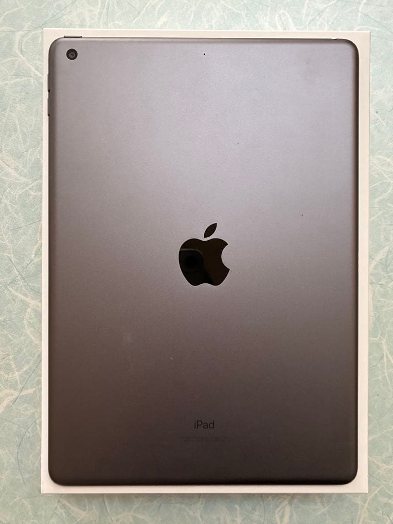 Apple iPad (第9世代) 64GB スペースグレーWiFiモデル