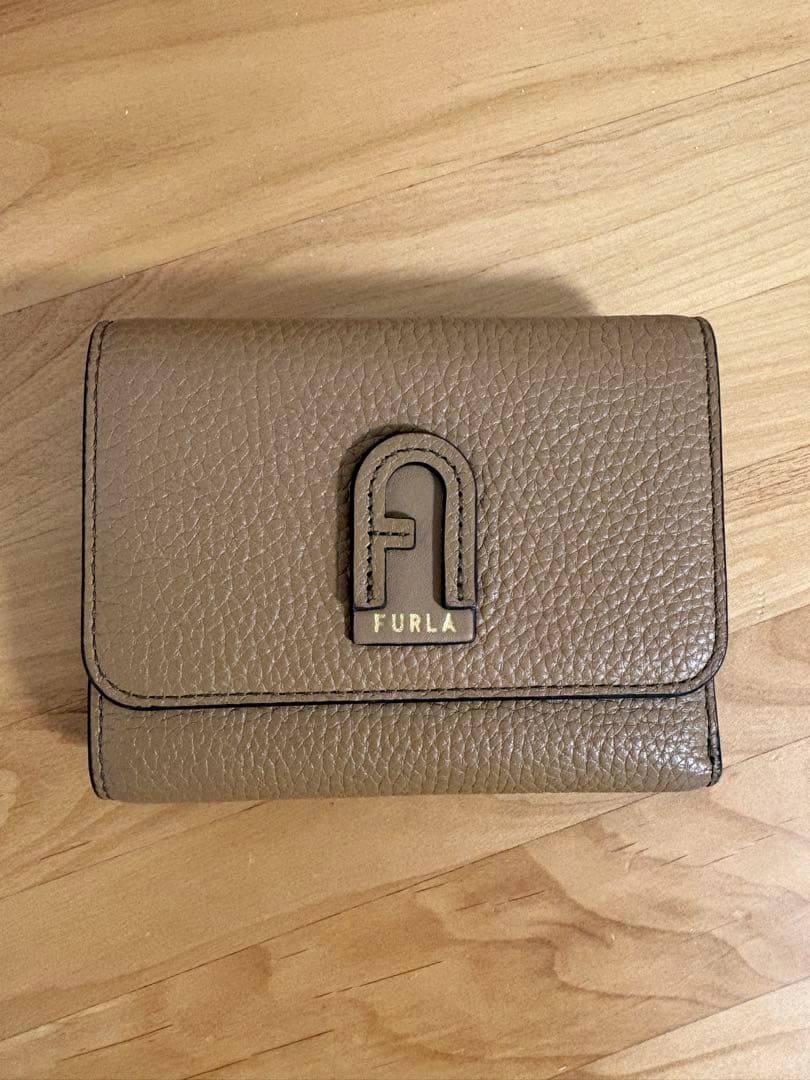 FURLA 三つ折り財布 ベージュ