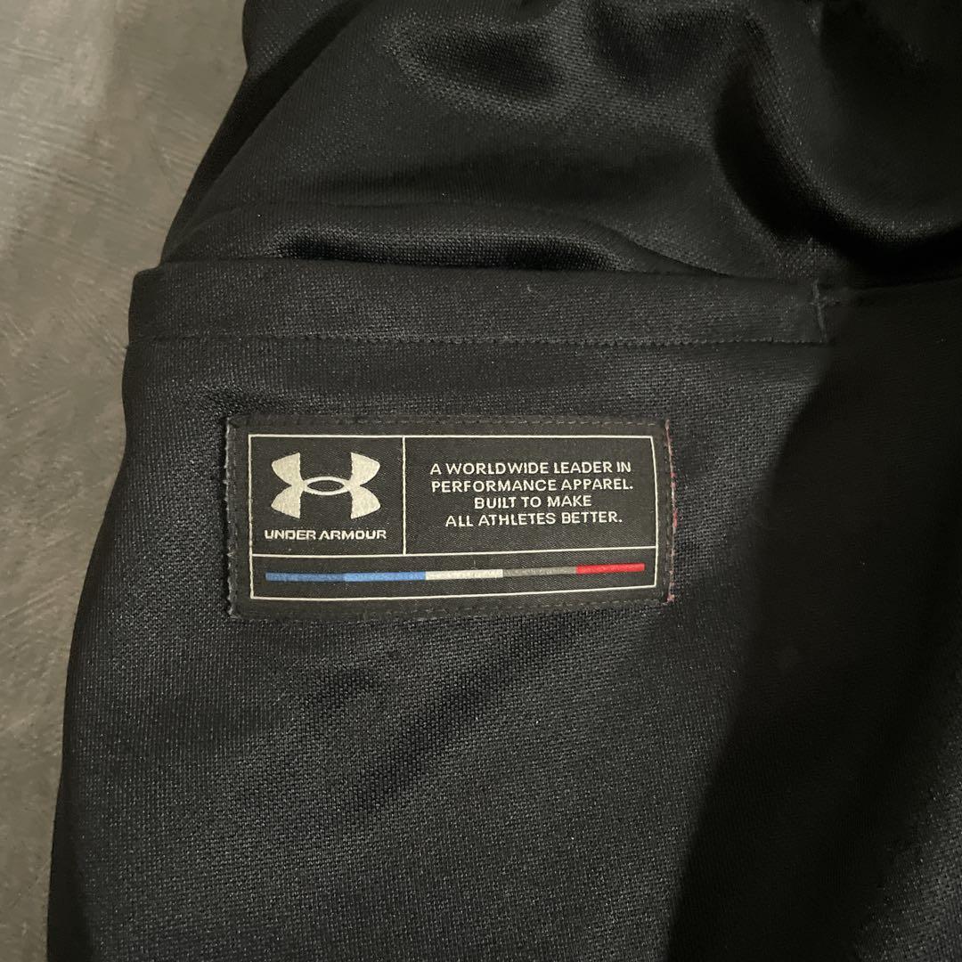 23年モデル UNDER ARMOR トラックジャケット&パンツ セットアップ