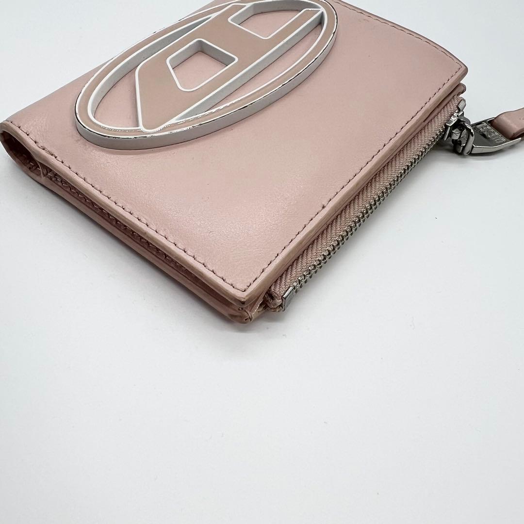 美品✨ディーゼル　ミニウォレット　二つ折り財布　Dロゴ　メタルロゴ　ピンク