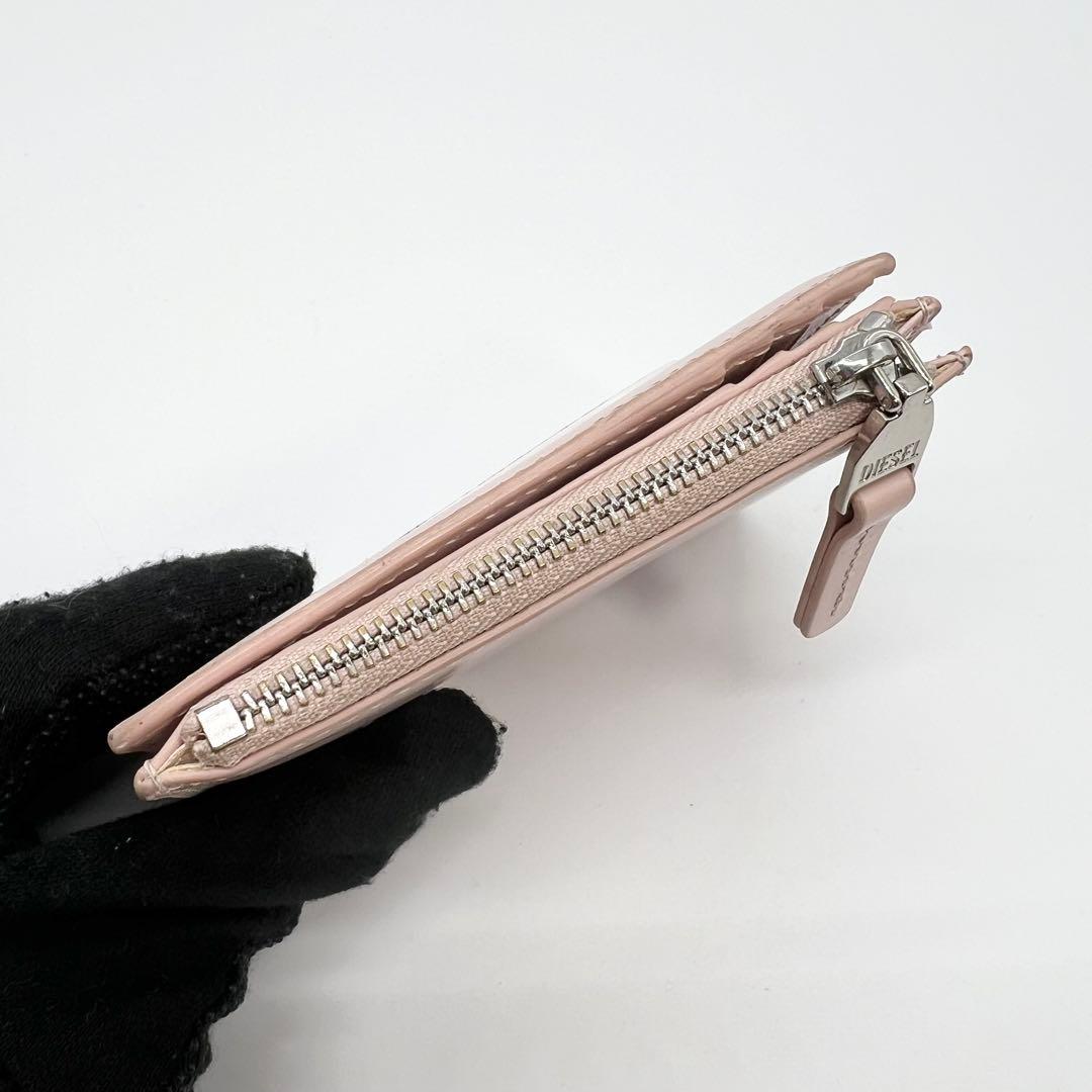 美品✨ディーゼル　ミニウォレット　二つ折り財布　Dロゴ　メタルロゴ　ピンク