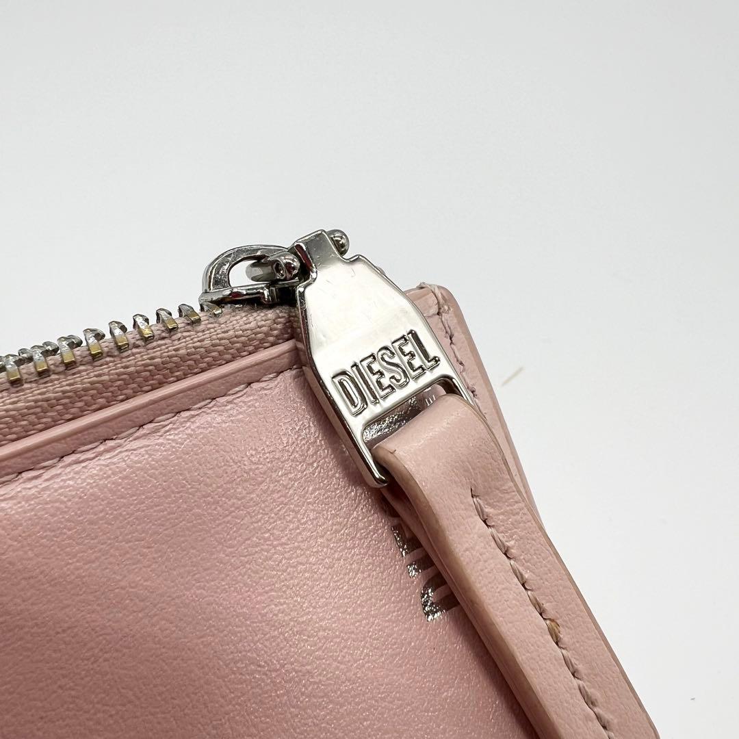 美品✨ディーゼル　ミニウォレット　二つ折り財布　Dロゴ　メタルロゴ　ピンク