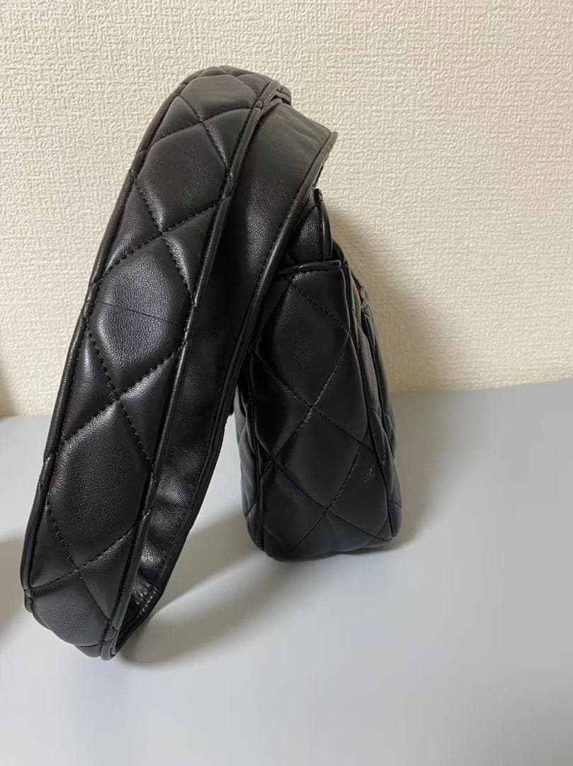 CHANEL ブラック ショルダーバッグ