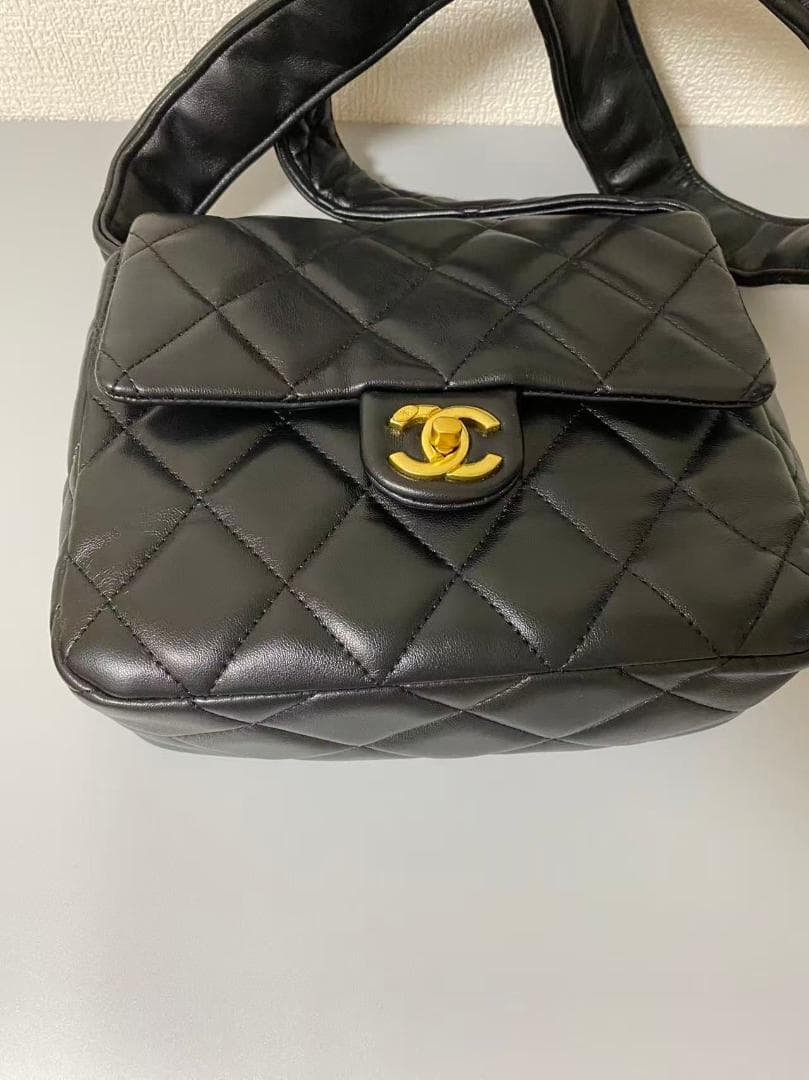 CHANEL ブラック ショルダーバッグ