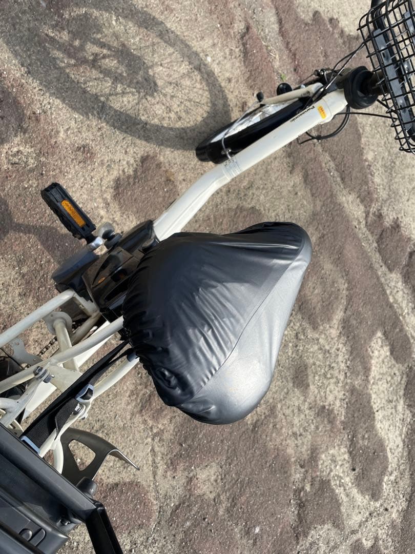 電動アシスト自転車 チャイルドシート付き ホワイト　ギュットMINI DX
