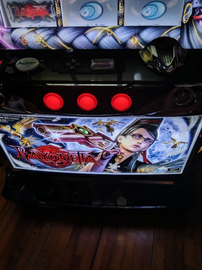 【送料込み】　ベヨネッタ　パチスロ実機