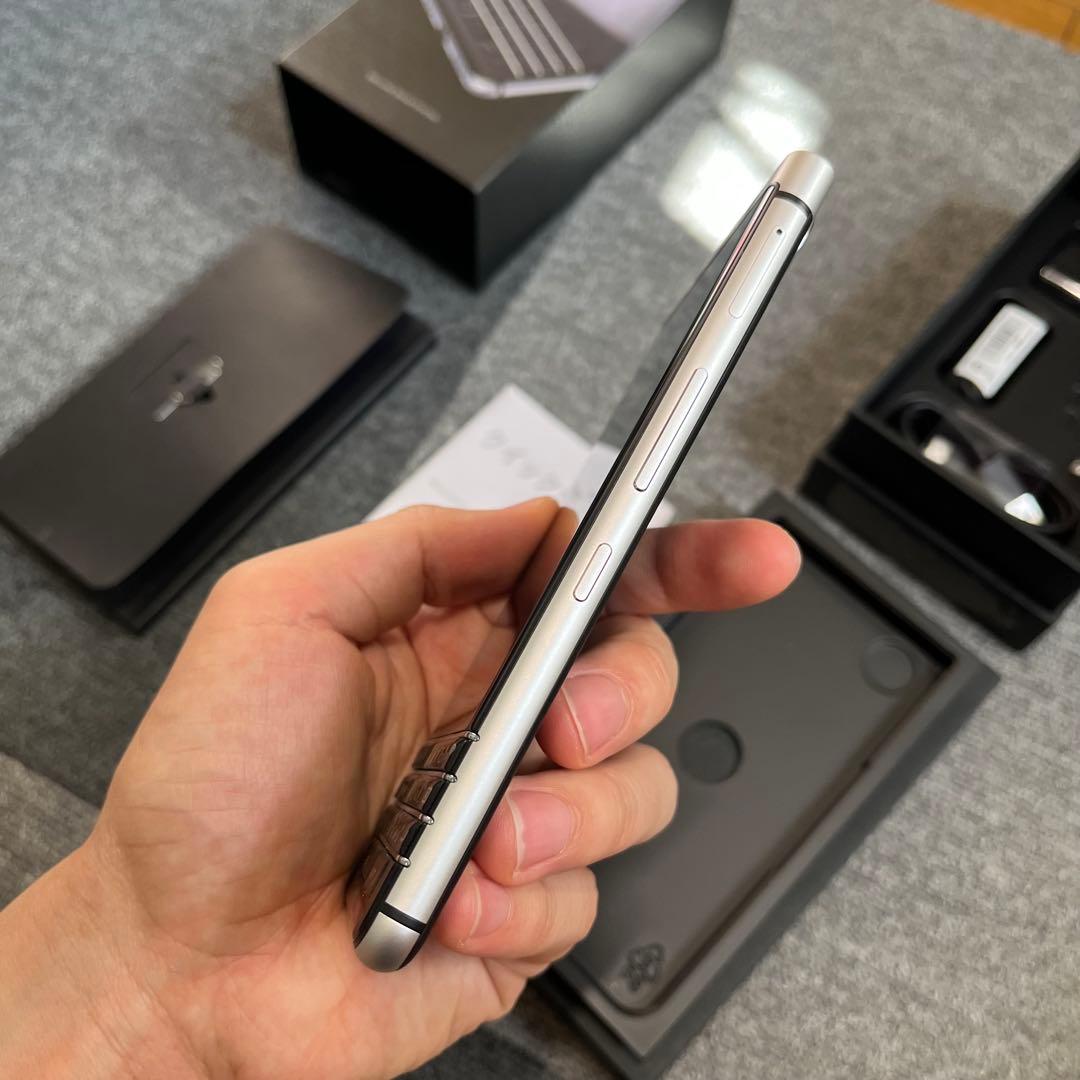 ブラックベリーKEY one 4G LTE CAT6