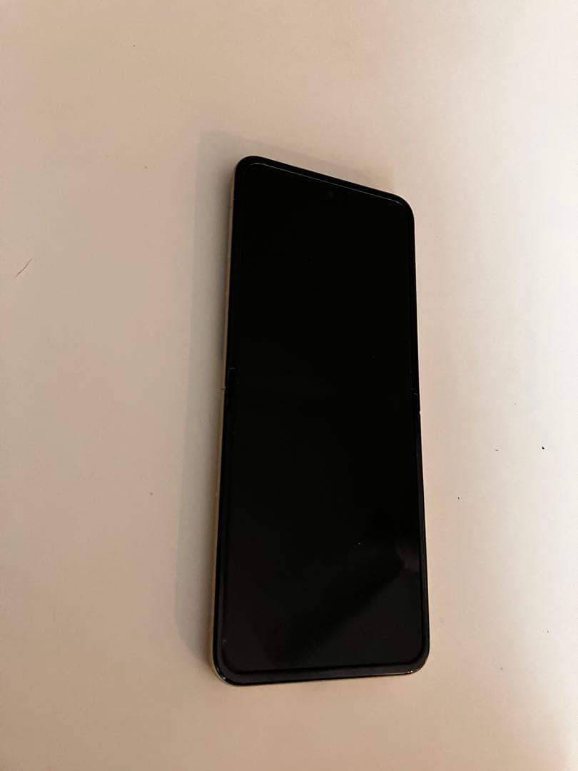 1週間使用　motorola razr 50 SIMフリー