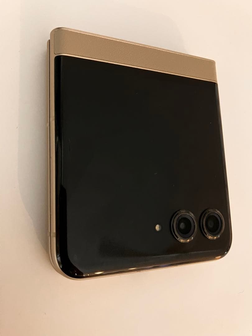 1週間使用　motorola razr 50 SIMフリー