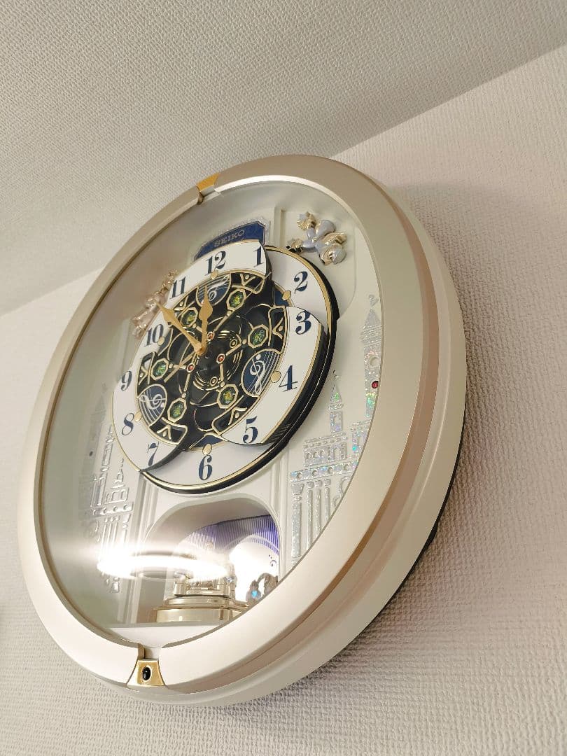 SEIKO オーバル型掛け時計（カラクリ時計）